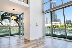 90 SW 3rd St, Miami, FL 33130 - Photo 2