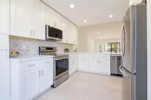 10988 Lake Front Pl, Boca Raton, FL 33498 - Photo 8