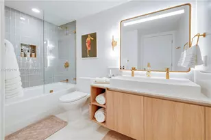 159 NE 6th St, Miami, FL 33132 - Photo 10