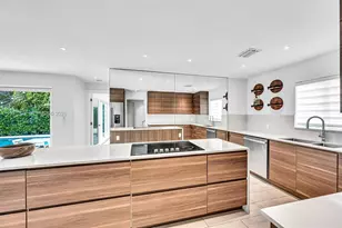 1080 NE 104th St, Miami Shores, FL 33138 - Photo 12