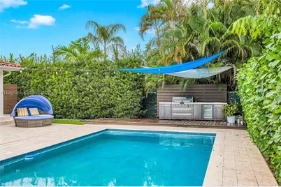 1080 NE 104th St, Miami Shores, FL 33138 - Photo 6