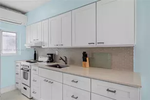 4228 N Ocean Dr, Lauderdale by the Sea, FL 33308 - Photo 6