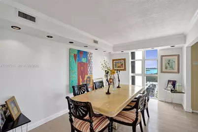 1000 Quayside Ter #1402, Miami, FL 33138 - Photo 10