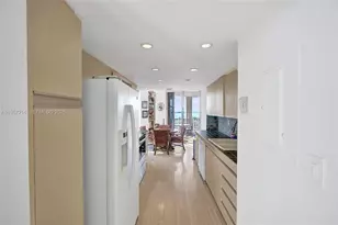 1000 Quayside Terrace, Miami, FL 33138 - Photo 14