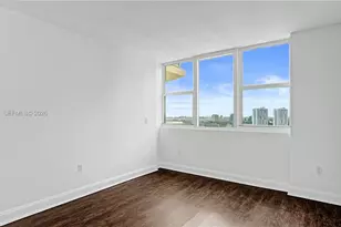 20201 E Country Club Dr, Aventura, FL 33180 - Photo 38