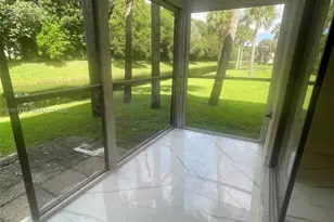 403 Lakeview Dr, Weston, FL 33326 - Photo 1