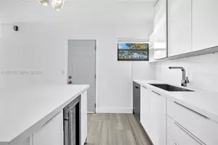 3265 Virginia St, Miami, FL 33133 - Photo 10