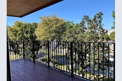 1910 W 56th St #3302, Hialeah, FL 33012 - Photo 4