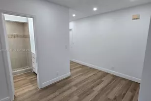 2424 SE 17th Causeway, Fort Lauderdale, FL 33316 - Photo 8