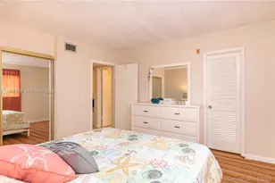 581 Blue Heron Dr, Hallandale Beach, FL 33009 - Photo 8