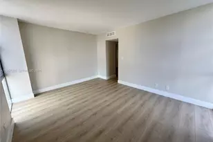 20335 W Country Club Dr, Aventura, FL 33180 - Photo 14