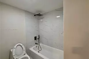 20335 W Country Club Dr, Aventura, FL 33180 - Photo 16