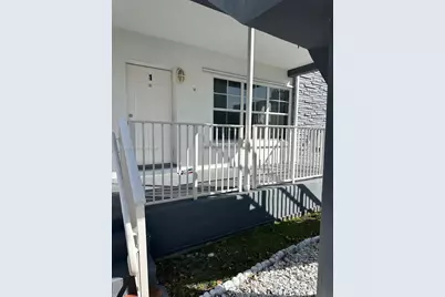 1065 97th St #1A, Bay Harbor Islands, FL 33154 - Photo 2