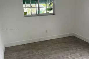 2535 NW 9th St, Miami, FL 33125 - Photo 8