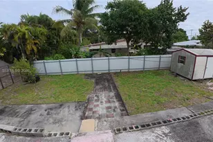 14931 NE 7th Ct, Miami, FL 33161 - Photo 12
