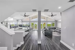 90 N Bounty Ln, Key Largo, FL 33037 - Photo 2