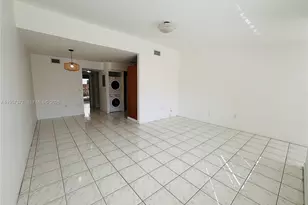 6992 NW 166 Terrace, Miami Lakes, FL 33014 - Photo 4
