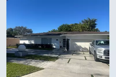 14530 Sabal Dr, Miami Lakes, FL 33014 - Photo 2