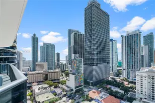 55 SW 9th St, Miami, FL 33130 - Photo 30