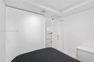 55 SW 9th St, Miami, FL 33130 - Photo 24