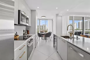 1000 W Island Blvd, Aventura, FL 33160 - Photo 10