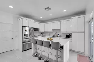 2464 NW 104th St, Miami, FL 33147 - Photo 10