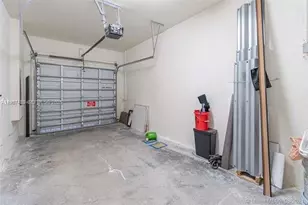 10301 W 32nd Ln, Hialeah, FL 33018 - Photo 24