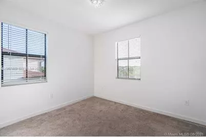 10301 W 32nd Ln, Hialeah, FL 33018 - Photo 20