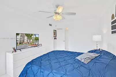 1400 Saint Charles Pl #204, Pembroke Pines, FL 33026 - Photo 24