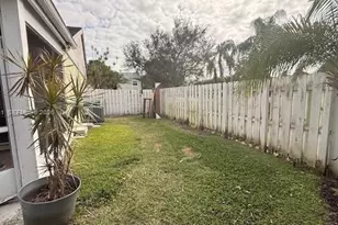 1091 SW 110th Terrace, Davie, FL 33324 - Photo 32