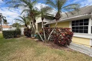 1091 SW 110th Terrace, Davie, FL 33324 - Photo 2