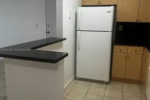 7110 NW 179th St, Hialeah, FL 33015 - Photo 2