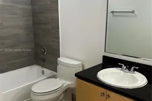 7110 NW 179th St, Hialeah, FL 33015 - Photo 12