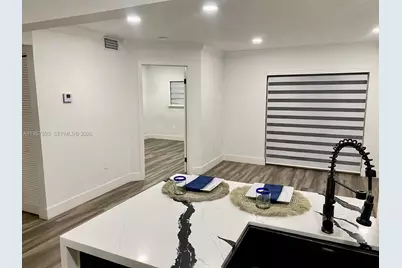 300 W Palm Cir W #307, Pembroke Pines, FL 33025 - Photo 1