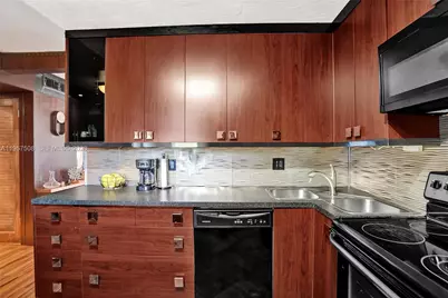 1000 NE 12th Ave #505, Hallandale Beach, FL 33009 - Photo 8