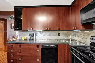 1000 NE 12th Ave, Hallandale Beach, FL 33009 - Photo 8