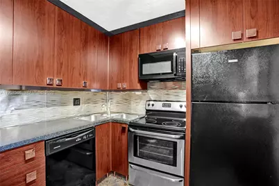 1000 NE 12th Ave #505, Hallandale Beach, FL 33009 - Photo 6