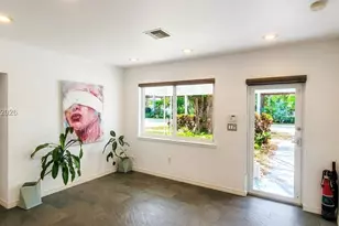 875 NE 130th St, North Miami, FL 33161 - Photo 18