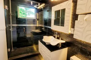 875 NE 130th St, North Miami, FL 33161 - Photo 36