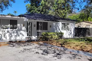 875 NE 130th St, North Miami, FL 33161 - Photo 8