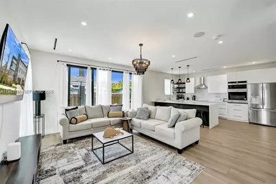1617 NE 11th St #TH1, Fort Lauderdale, FL 33304 - Photo 2