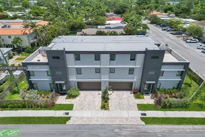 1617 NE 11th St #TH1, Fort Lauderdale, FL 33304 - Photo 1