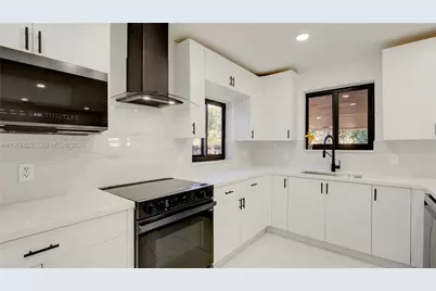 315 NE 160th Ter, Miami, FL 33162 - Photo 10