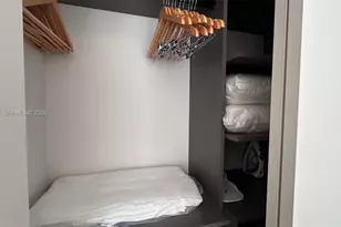 11 NE 6th St, Miami, FL 33132 - Photo 20