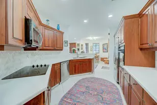 2742 NE Kinsington Circle, Weston, FL 33332 - Photo 18