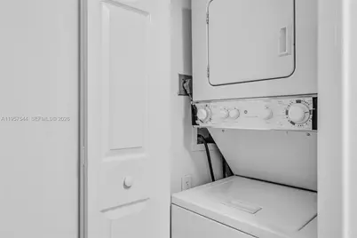 220 Lakeview Dr #113, Weston, FL 33326 - Photo 24