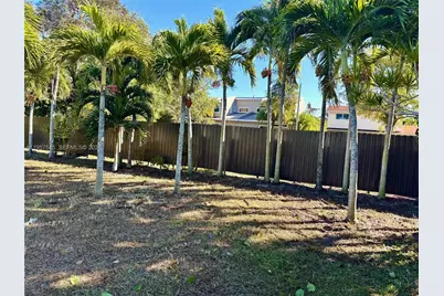 11741 NE 13 Ave, Miami, FL 33161 - Photo 4