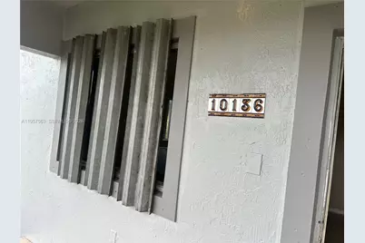 10136 E Hibiscus St, Palmetto Bay, FL 33157 - Photo 4