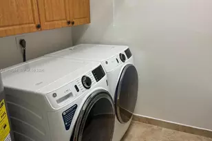 2146 SE 15th Pl, Cape Coral, FL 33990 - Photo 8