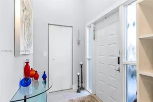 1064 NW 97th Ave, Pembroke Pines, FL 33024 - Photo 6